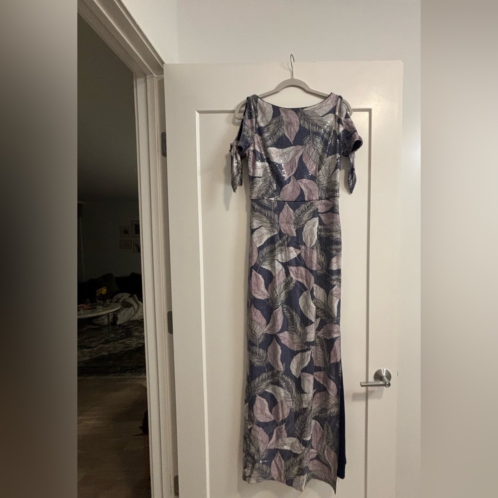 JS Collections Leaf Pattern gown - Picture 3 of 9